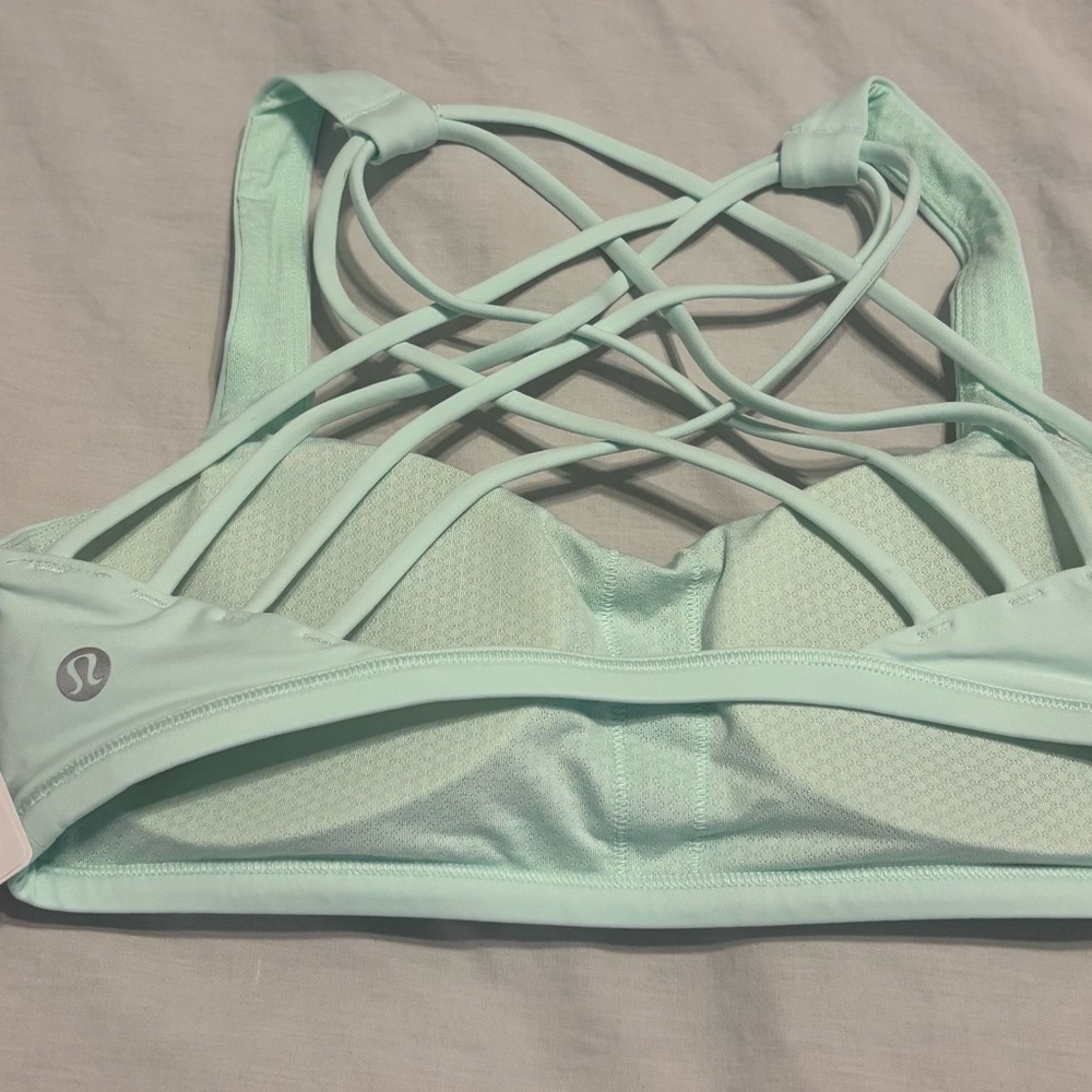Lululemon Women's Mint Sports Bra - Picture 2 of 5